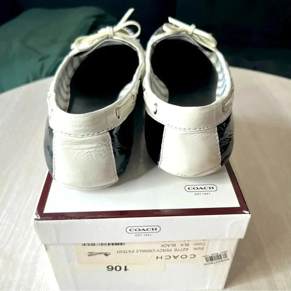 Coach Percy loafers in crinkle patent size 9.5. - Picture 5 of 6